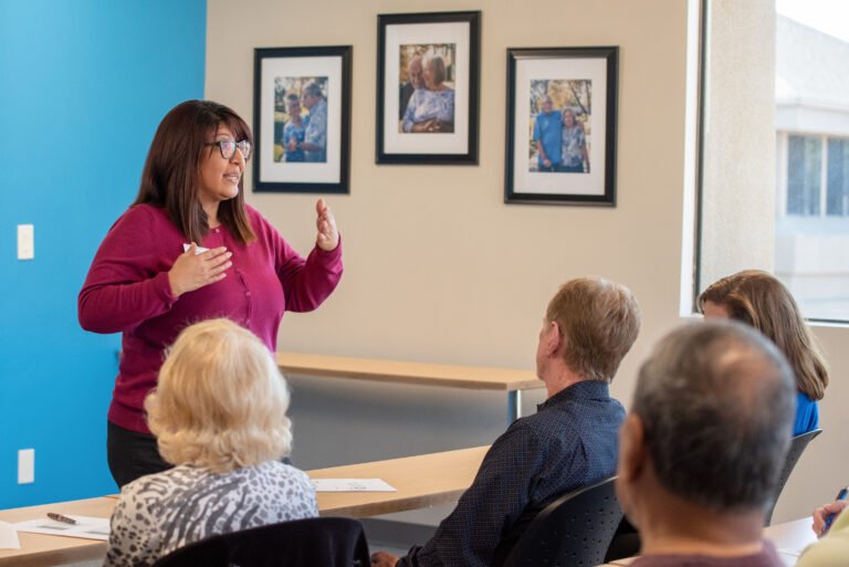 Programan actividades en español sobre el Alzheimer