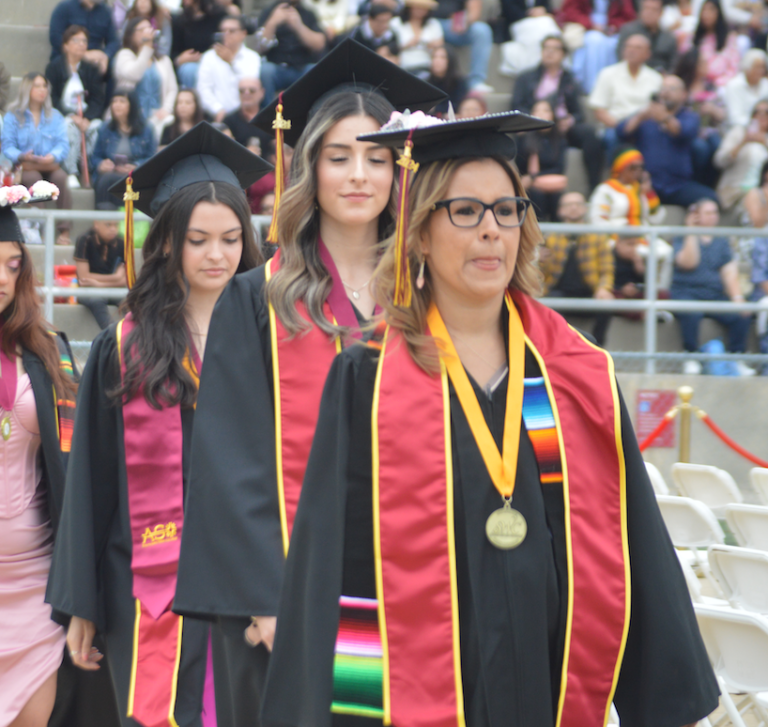 Impresionante crecimiento de la mujer latina en Estados Unidos